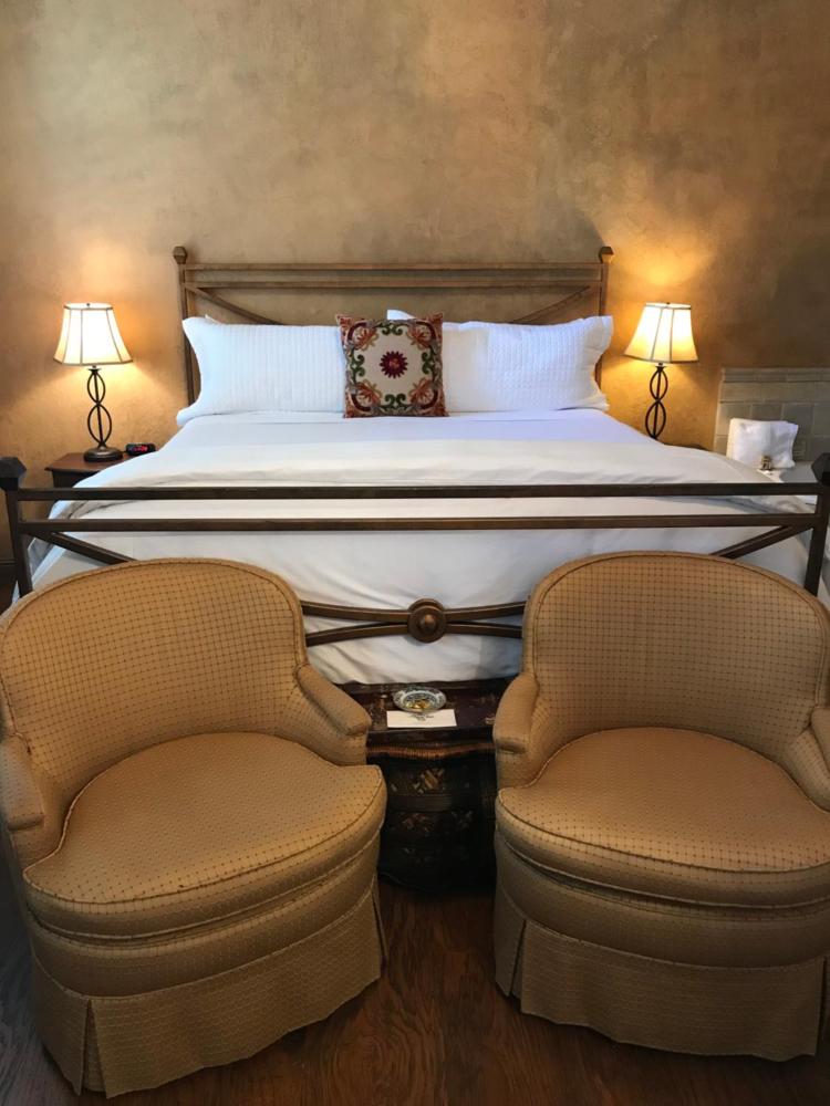 King Suite with Spa Bath interior